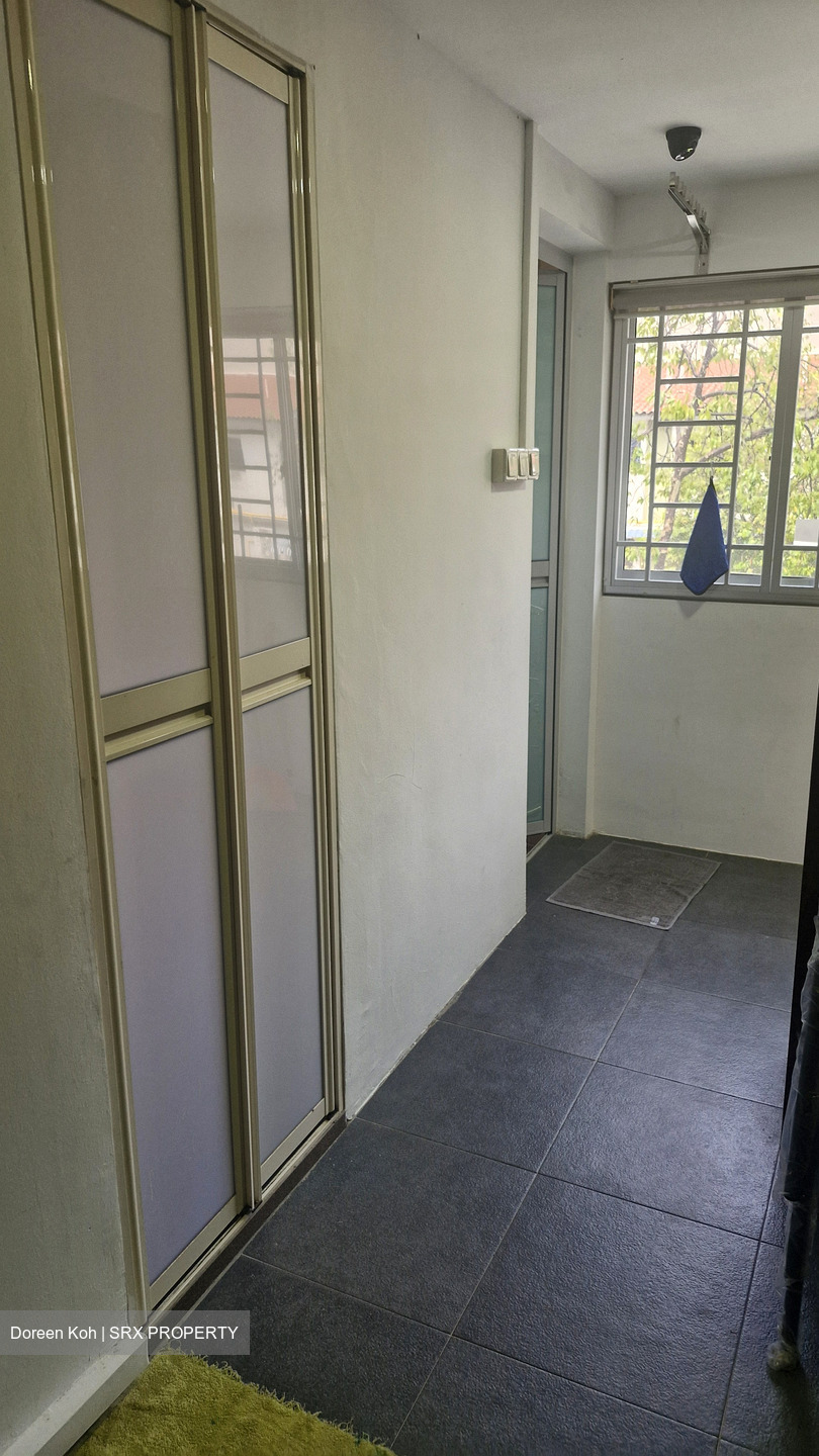 Ang Mo Kio Avenue 6 (D20), Shop House #627475691